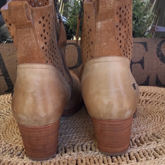 Trask woman’s size 8.5 tan boots - Picture 5 of 12